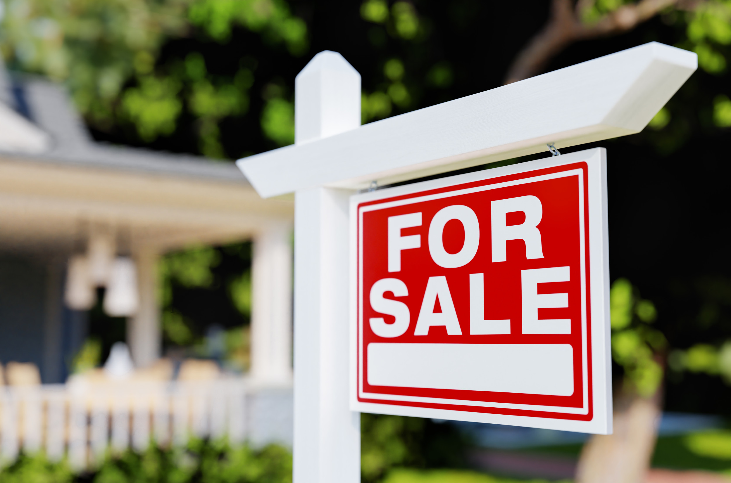 More Homes for Sale in Priciest Markets as Rates Trend Lower [Video]