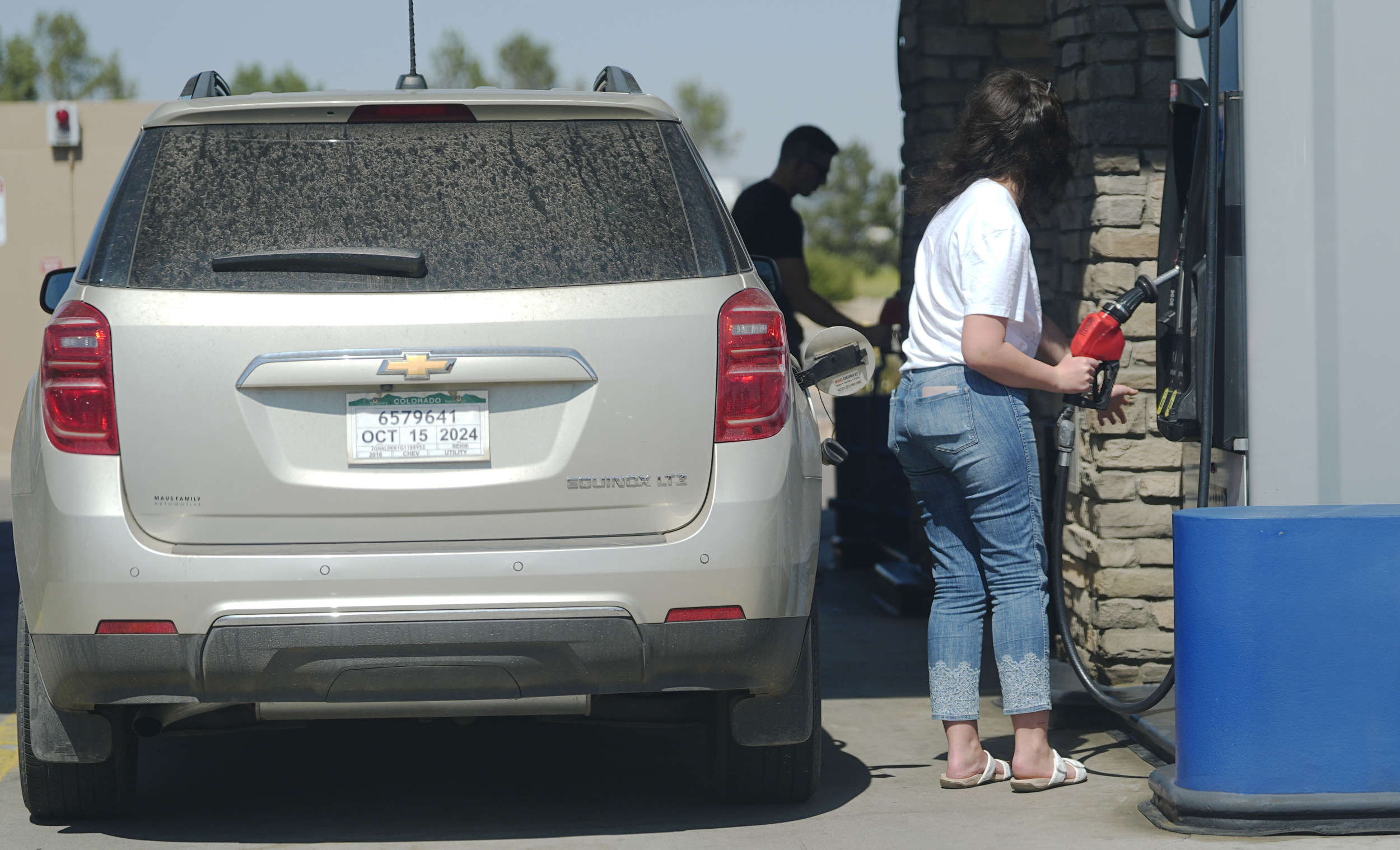 US Consumer Sentiment Drops on High Cost of Living [Video]