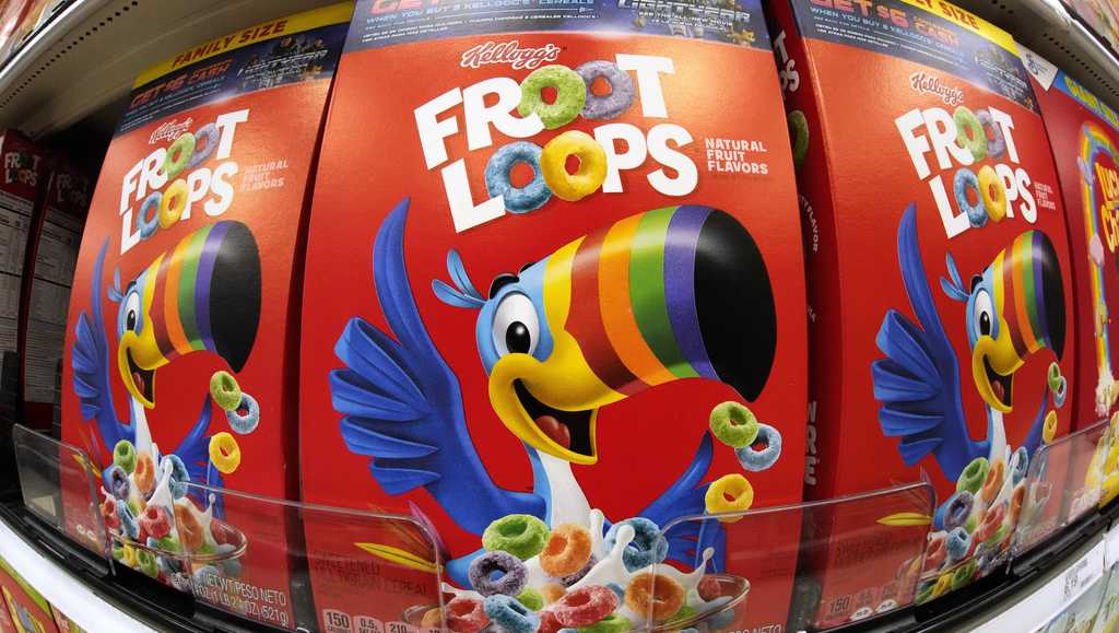 Protesters demand Kellogg remove artificial colors from Froot Loops and other cereals [Video]