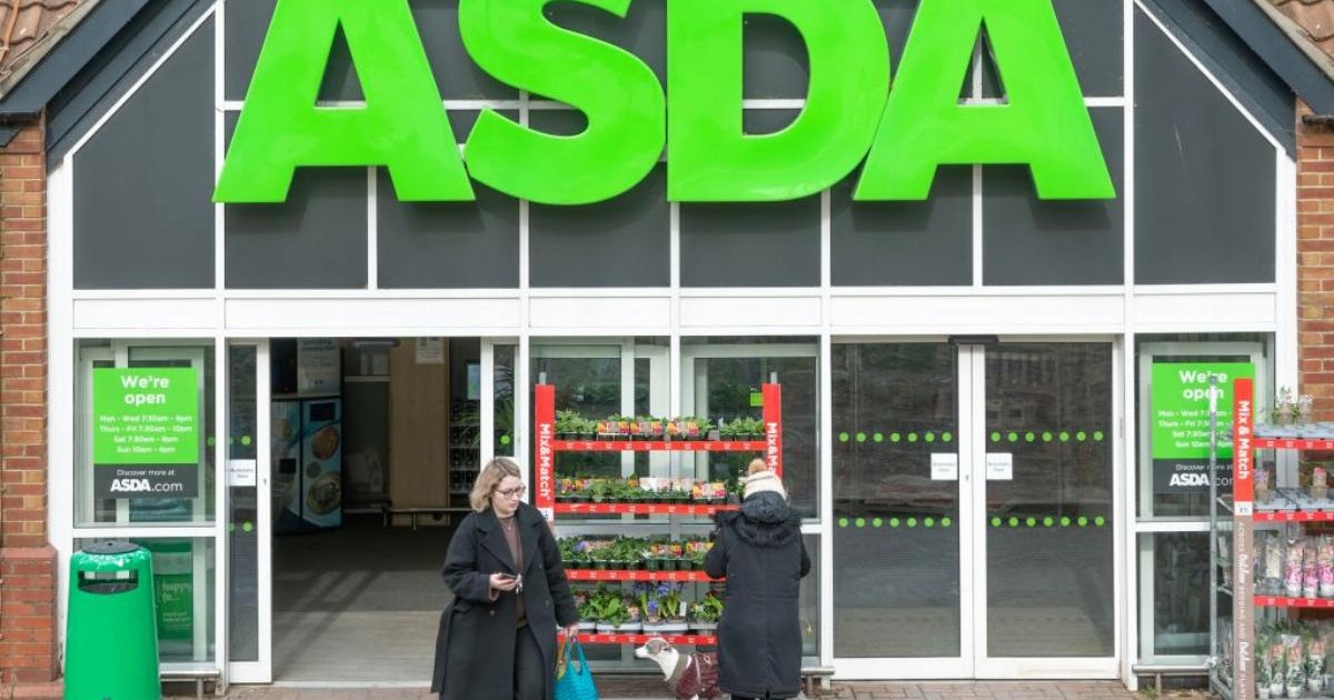 Asda shoppers rushing to nab bargains as part of mega event for one weekend only [Video]