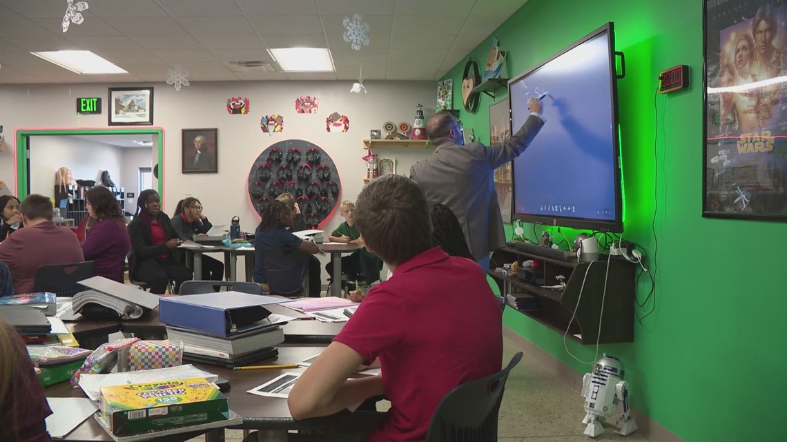 Mansfield teacher is at the forefront AI integration in school [Video]