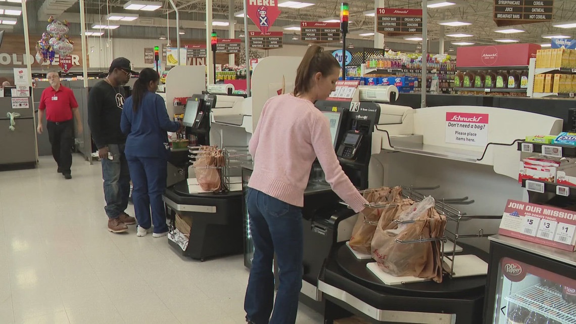 Schnucks slightly loosens self-checkout restrictions after customer feedback [Video]