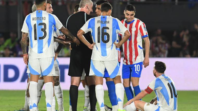 What furious Lionel Messi appeared to say to referee during Argentina’s loss in Paraguay [Video]