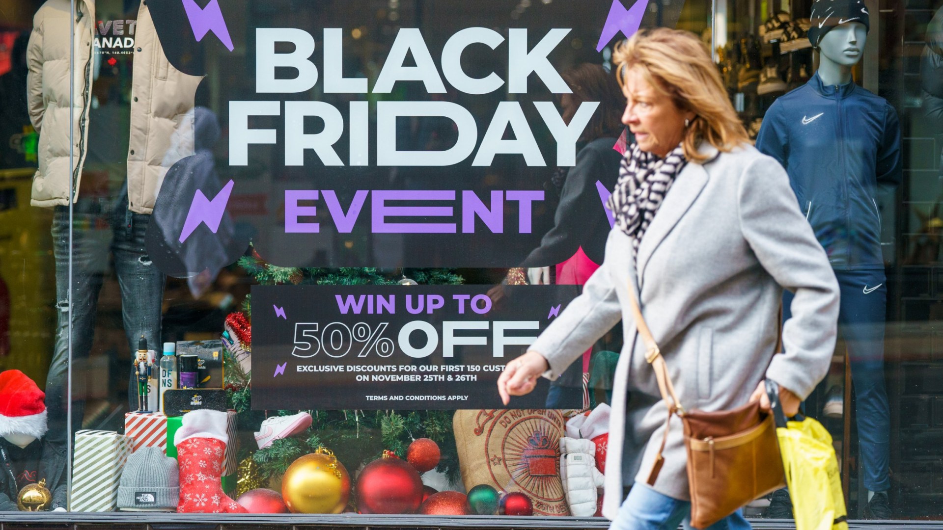 Irishshoppers lack trust inBlack Friday sales as consumers prepare to splash 431 & vulnerable group revealed [Video]