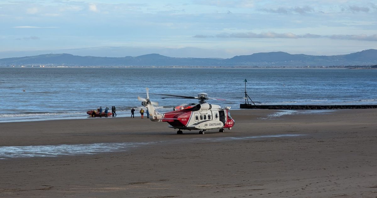 Major incident at Colwyn Bay beach [Video]