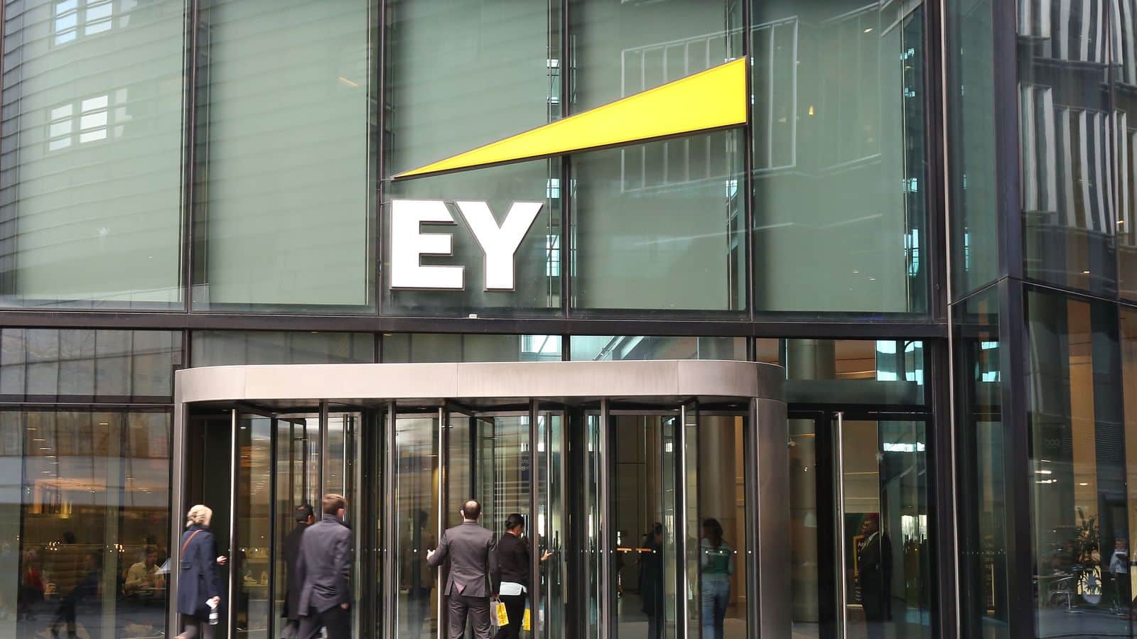 EY Launches Global AI Advisory Council [Video]