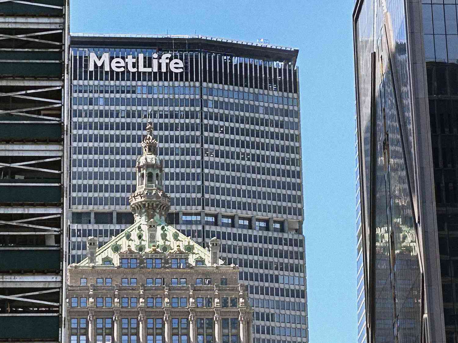 MetLife Stock Jumps on New Long-Term Growth Strategy [Video]