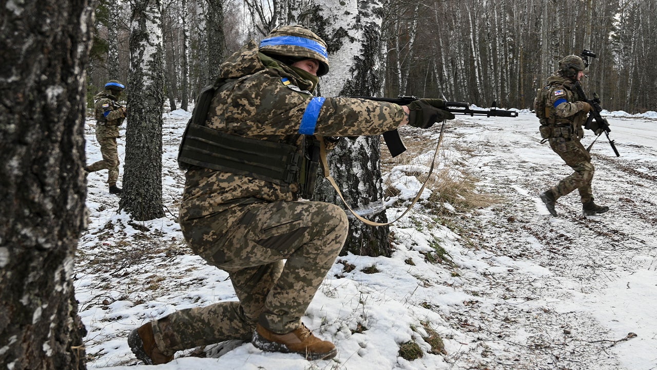 Russia batters Ukraine power grid amid rising concern Putin could order ballistic missile attack this weekend [Video]