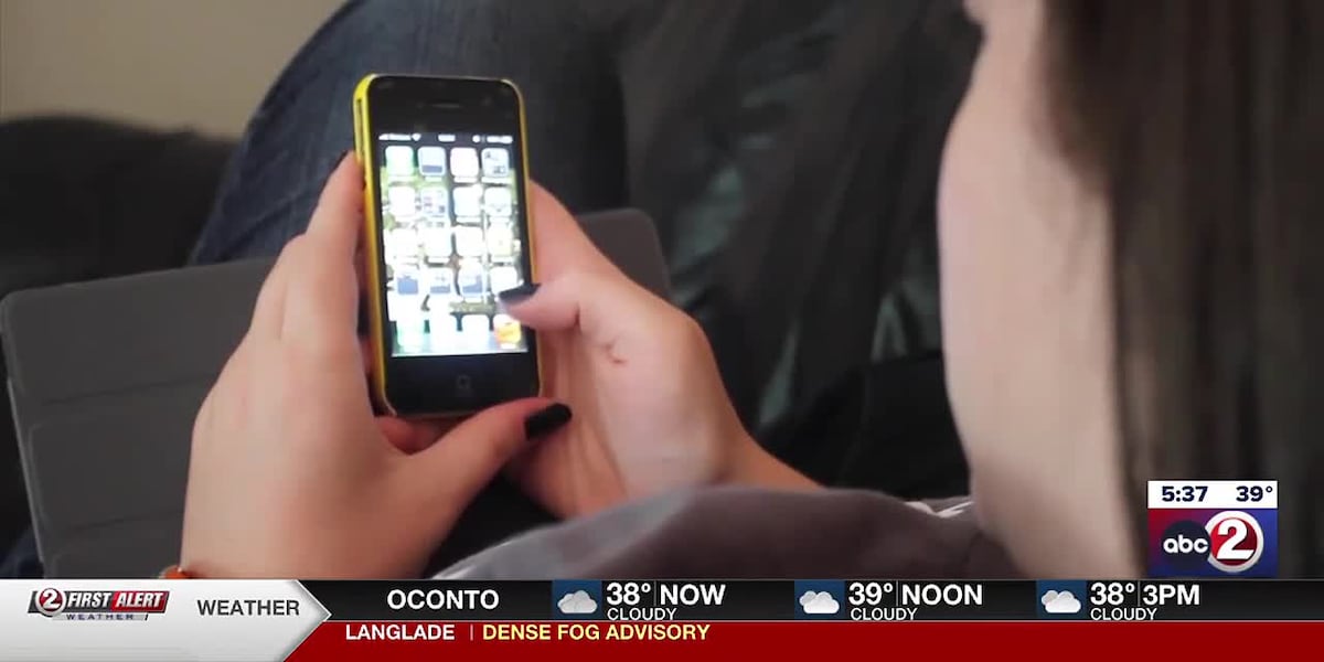 Survey: Nearly half of teens are ‘constantly’ online [Video]