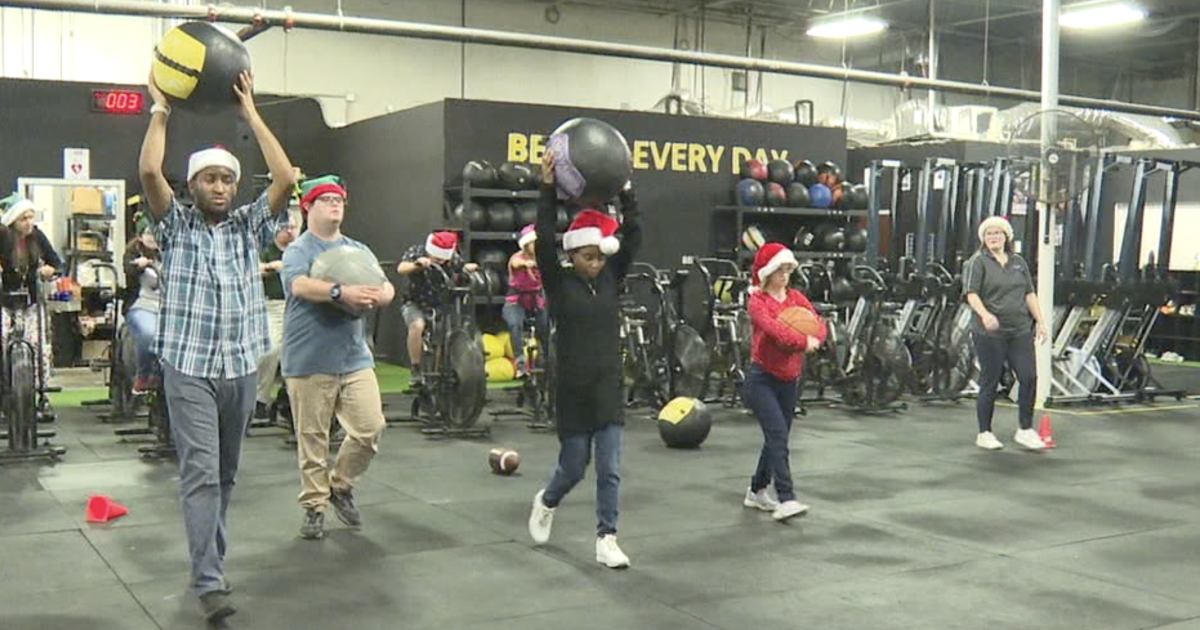 Young adults with developmental disabilities learn job, exercise skills [Video]