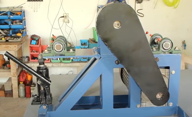 Building a Pipe Bending Machine Using Scrap Metal Parts [Video]