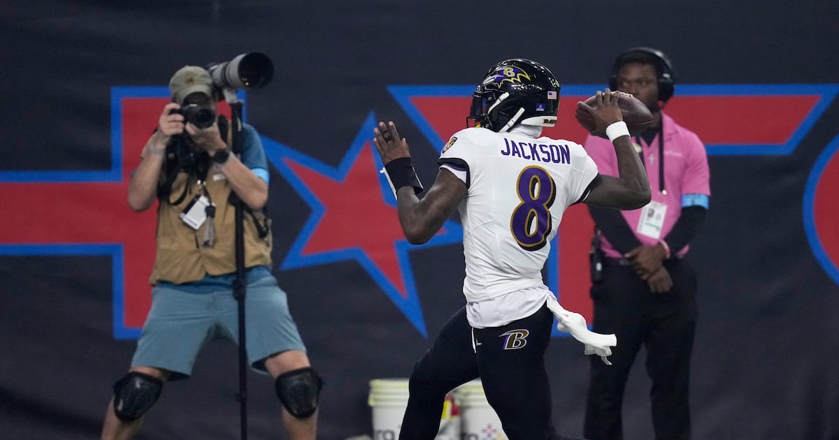 Baltimore’s Jackson passes Vick for most yards rushing by a QB in NFL history against Texans  WSOC TV [Video]