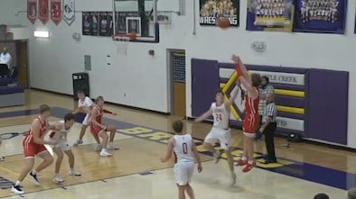 Norfolk Catholic survives furious St Mary’s comeback to win Holiday Tournament [Video]