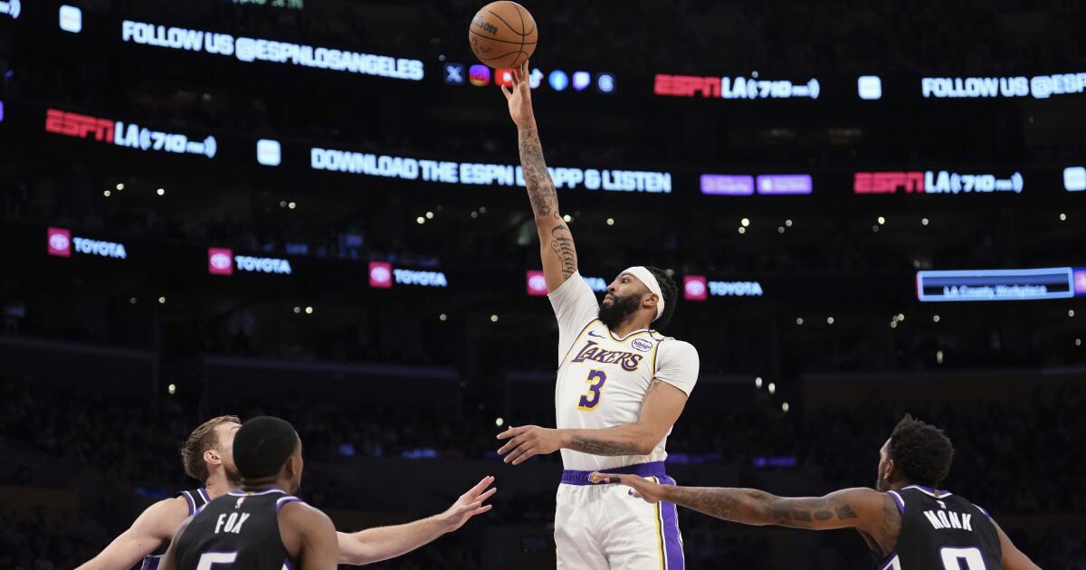 Anthony Davis and Austin Reaves power LeBron-less Lakers to win [Video]