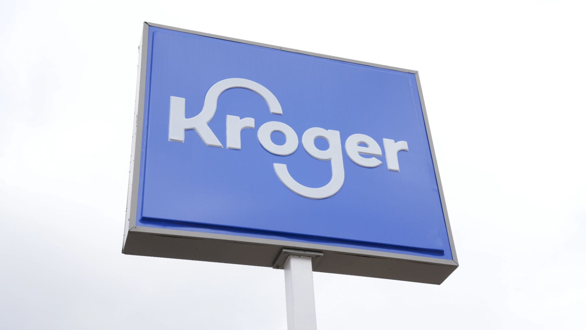 Kroger apologizes after shopper reveals multiple experiences with ‘rude’ cashiers – and vows to drive farther to rival [Video]