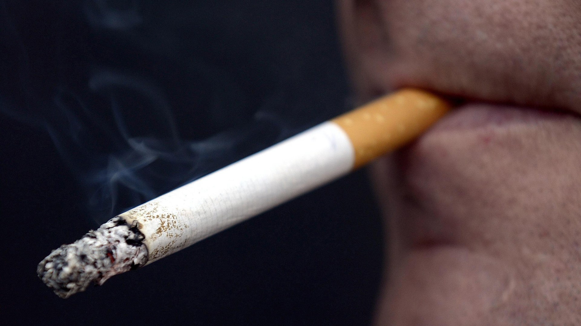 The 8 easy and cheap ways to quit smoking for good  as study finds how long single cigarette takes off life expectancy [Video]