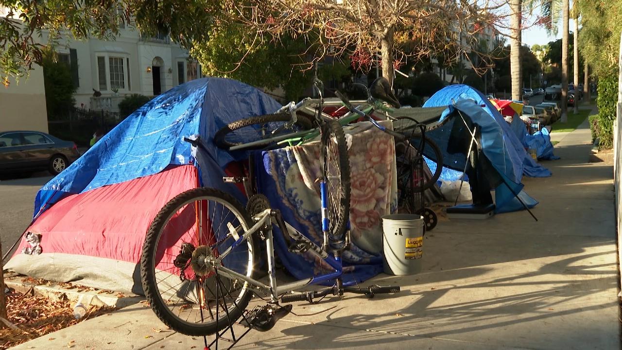 U.S. homelessness hits historic high in 2024 [Video]