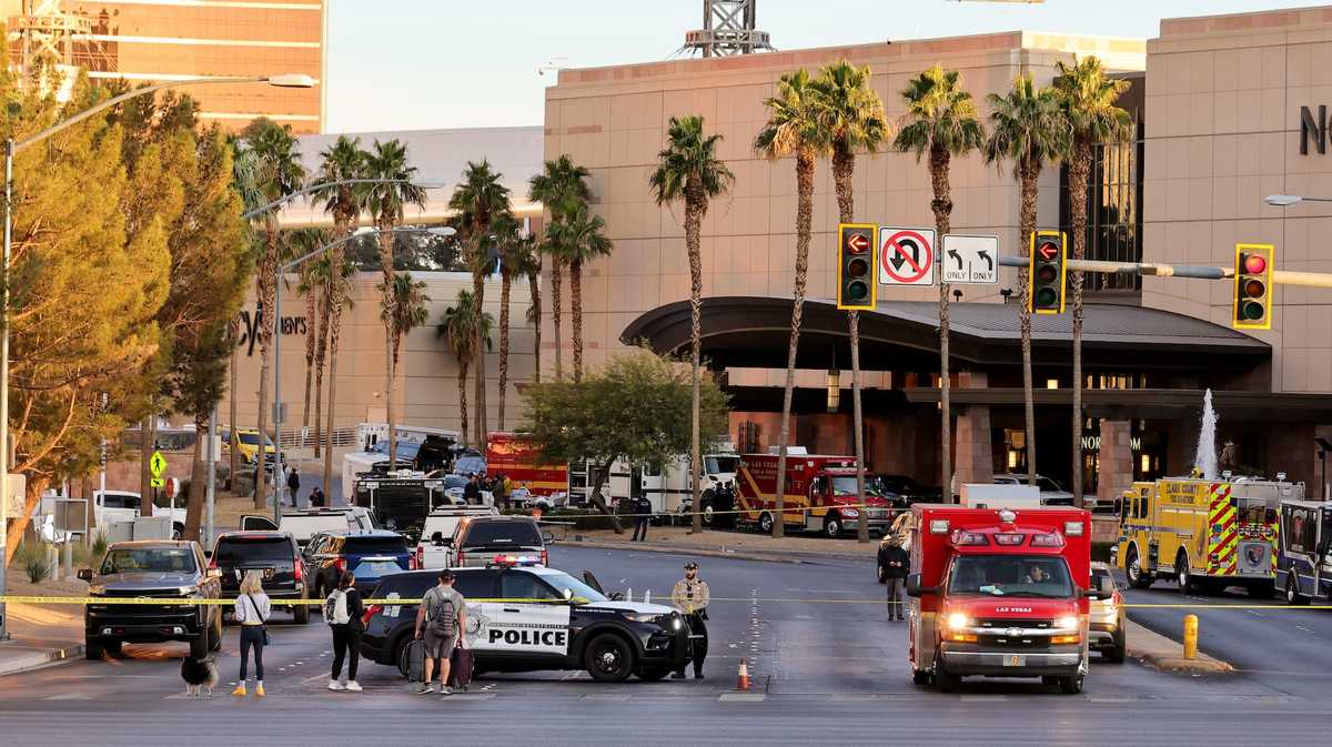 Tesla Cybertruck explosion outside Trump Hotel [Video]