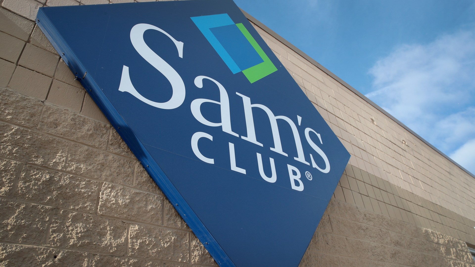 Sams Club says its striving to improve after members point out issue with returning items urging it to ‘copy’ Amazon [Video]