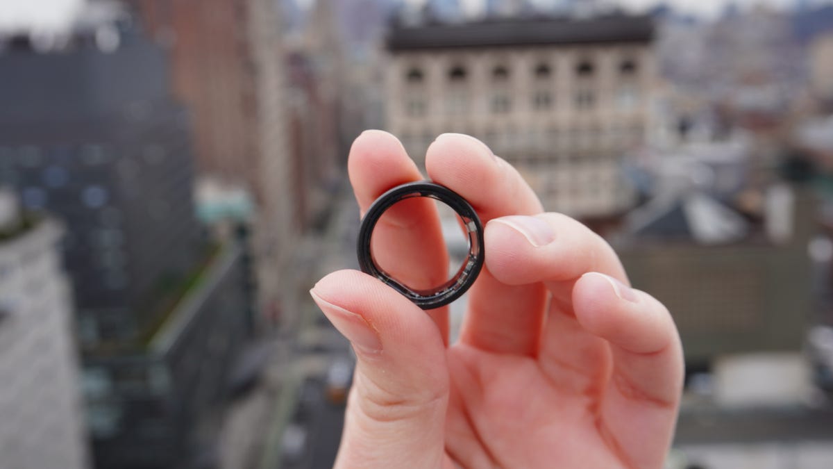 This smart ring maker may have just solved one of the wearable’s biggest pain points [Video]