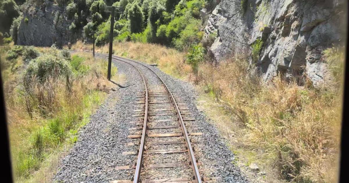 A rail journey on Dunedin New Zealand railway [Video]